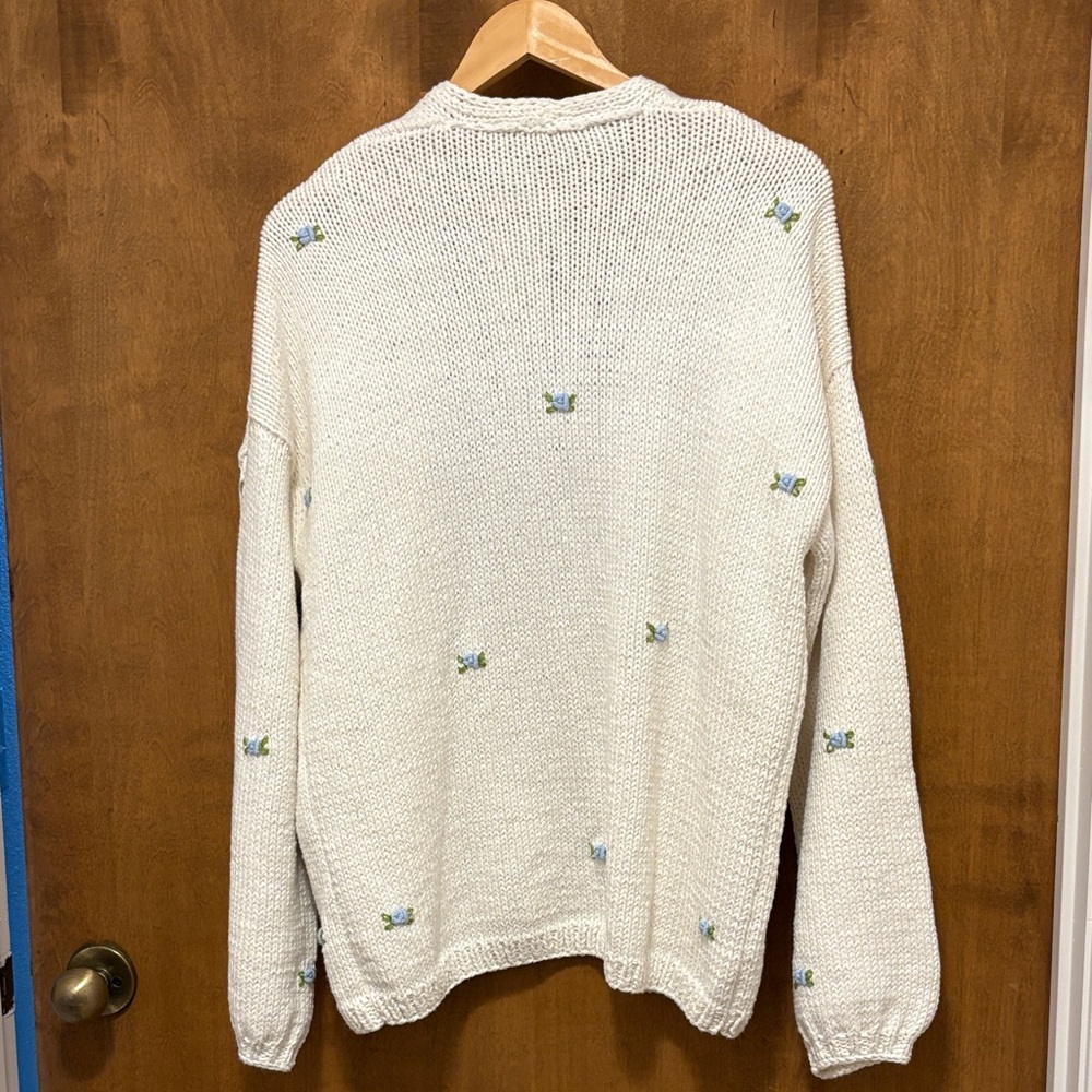 110. Fanm Mon White Cardigan with Blue and Green Embroidery - Picture 2 of 2